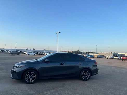 Used 2023 Kia Forte LXS FWD image 11