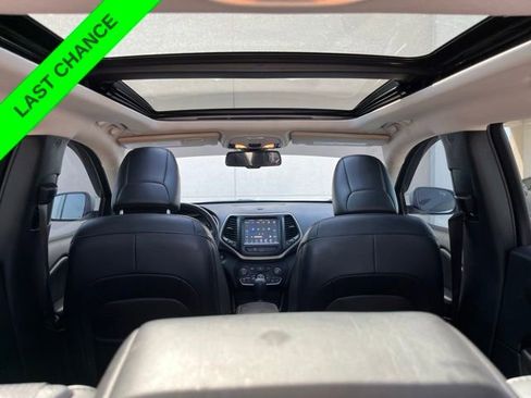 Used 2018 Jeep Cherokee Limited FWD image 28