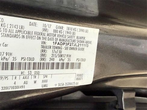 Used 2018 Ford Focus SE w/ SE Appearance Package image 22