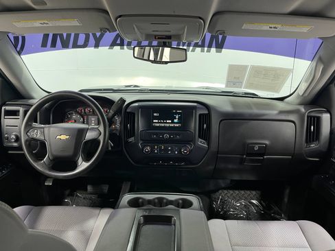 Used 2018 Chevrolet Silverado 1500 Custom w/ Custom Value Package AWD/4WD image 17