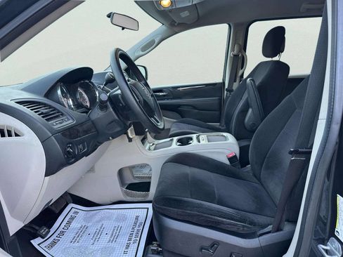 Used 2013 Dodge Grand Caravan SXT FWD image 11