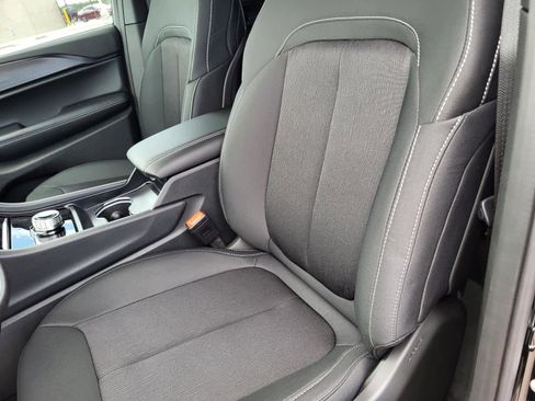 New 2025 Jeep Grand Cherokee L Laredo image 15