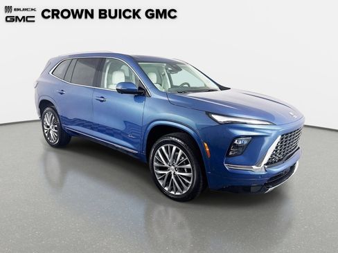 New 2026 Buick Enclave Avenir w/ Super Cruise Package FWD image 3