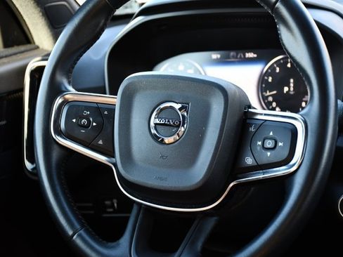 Used 2019 Volvo XC40 T5 Momentum image 20