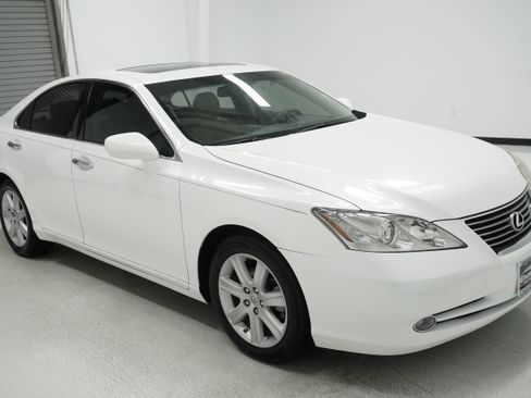 Used 2008 Lexus ES 350 w/ Premium Plus Pkg FWD image 2