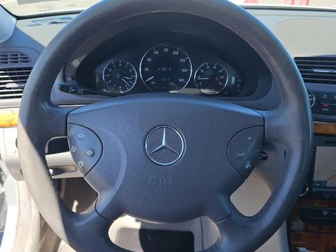Used 2005 Mercedes-Benz E 320 Sedan w/ Sunroof Pkg image 10