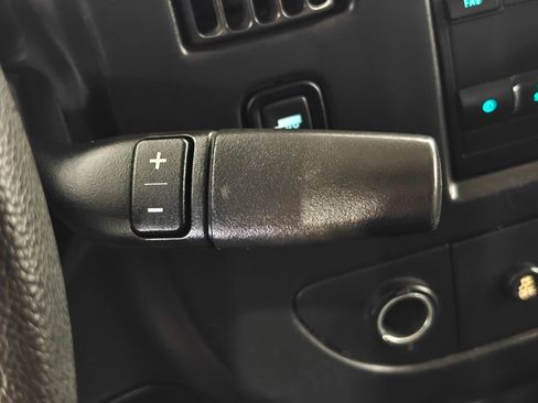 Used 2017 GMC Savana 2500 image 10