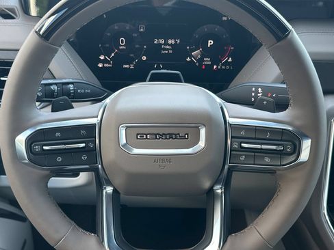 Used 2026 GMC Yukon Denali w/ Denali Reserve Package AWD/4WD image 24