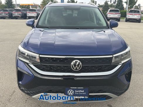 Certified 2022 Volkswagen Taos SE FWD image 2