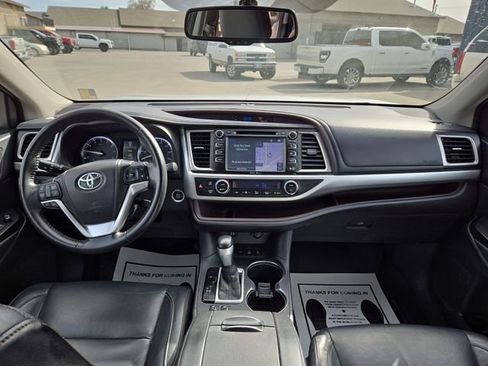 Used 2015 Toyota Highlander XLE AWD/4WD image 4