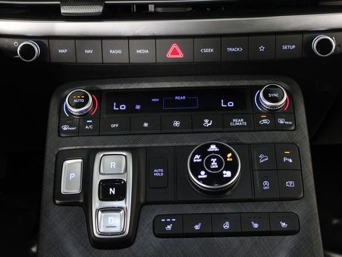 Certified 2024 Hyundai Palisade Limited image 18