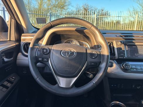 Used 2014 Toyota RAV4 Limited w/ Technology Package image 7