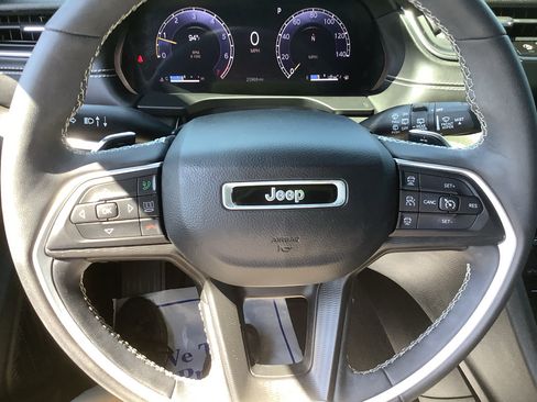 Used 2024 Jeep Grand Cherokee Altitude AWD/4WD image 14