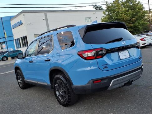 Certified 2024 Honda Pilot TrailSport image 4