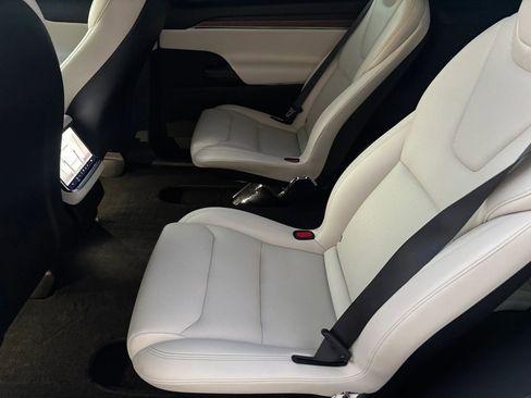 Used 2024 Tesla Model X AWD/4WD image 11