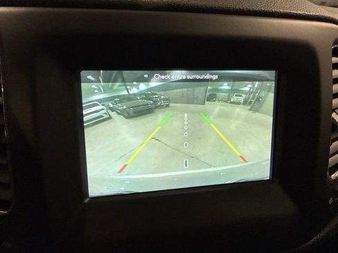 Used 2020 Jeep Compass Latitude FWD image 10