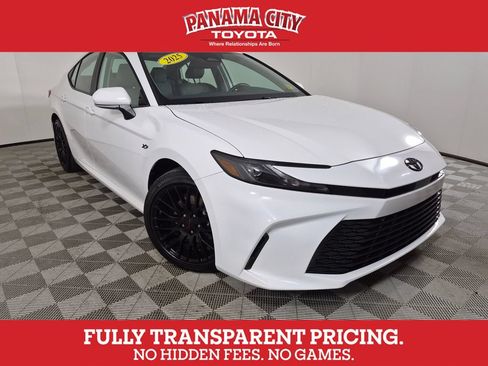 Used 2025 Toyota Camry LE FWD image 1