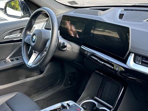 Used 2025 BMW X1 xDrive28i w/ Technology Package image 4