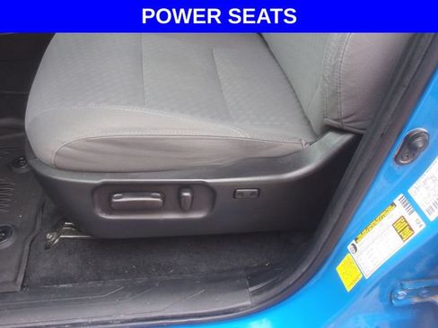Used 2021 Toyota Tacoma SR5 AWD/4WD image 3
