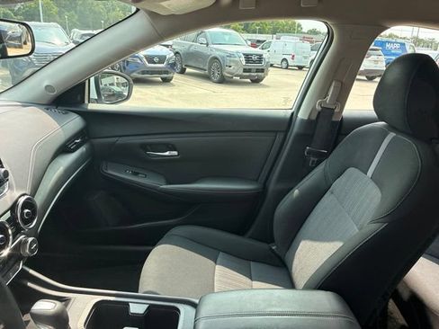Used 2025 Nissan Sentra SV w/ All-Weather Package FWD image 16