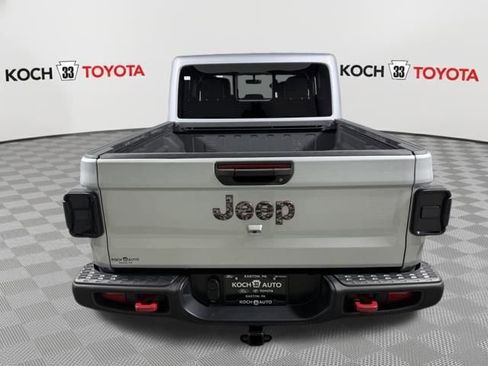 Used 2022 Jeep Gladiator Rubicon w/ Cold Weather Group image 6