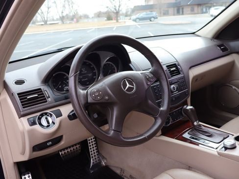 Used 2011 Mercedes-Benz C 300 4MATIC Sedan image 15