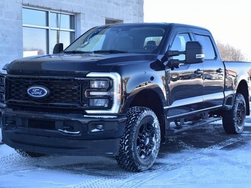 Used 2024 Ford F350 XLT w/ XLT Premium Package image 9