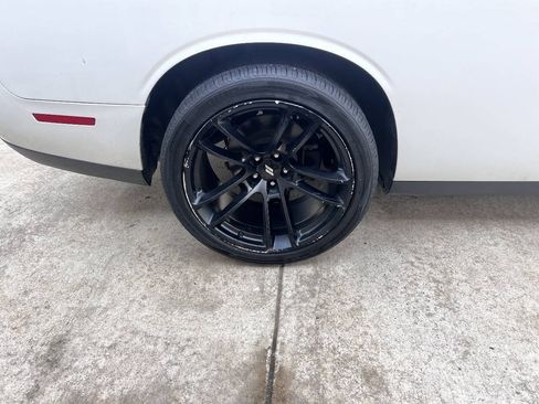 Used 2019 Dodge Challenger SXT w/ Blacktop Package RWD image 10