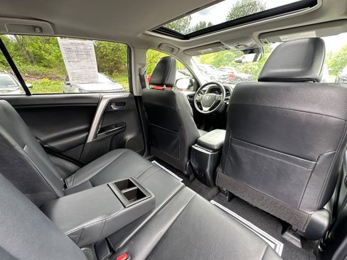 Used 2016 Toyota RAV4 Limited AWD/4WD image 16