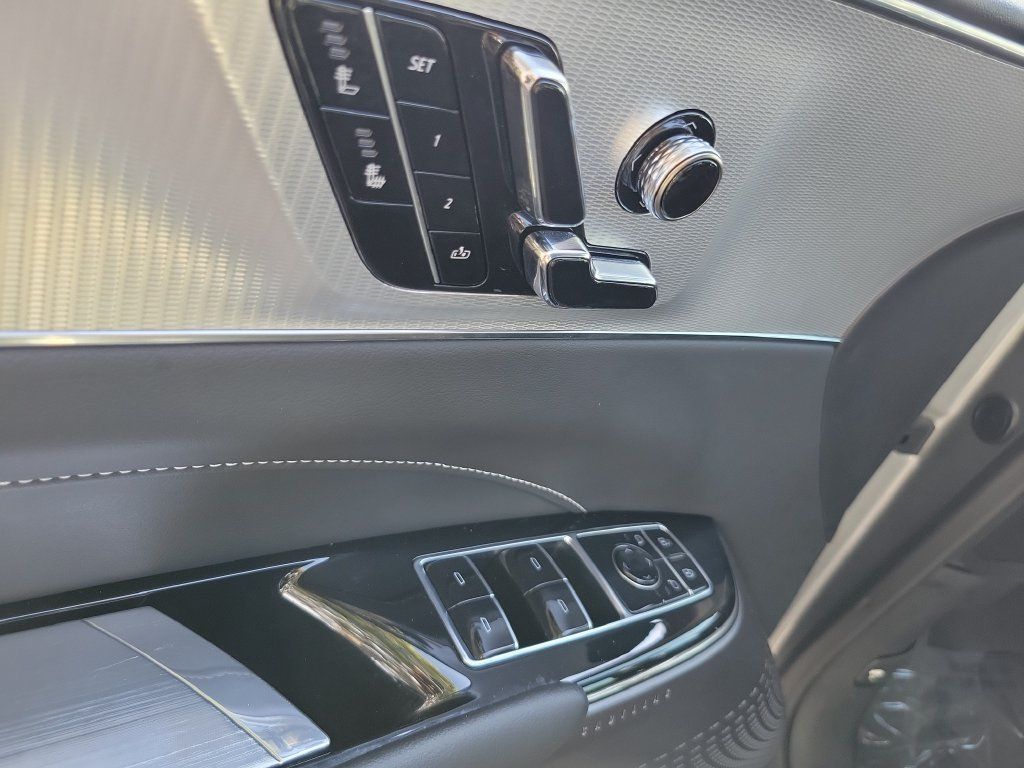 Used 2024 Cadillac Lyriq Tech RWD image 23