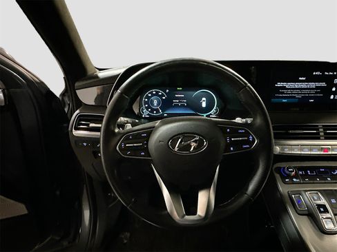 Used 2022 Hyundai Palisade Calligraphy w/ Winter Package image 11