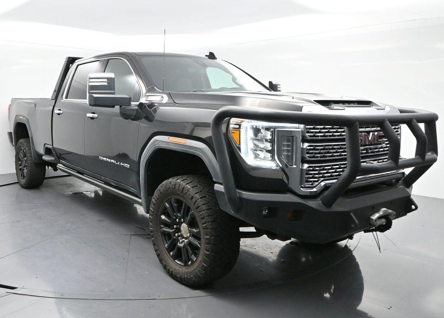 Used 2021 GMC Sierra 3500 Denali w/ Denali Black Diamond Edition AWD/4WD image 2