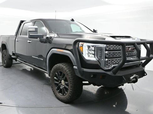 Used 2021 GMC Sierra 3500 Denali w/ Denali Black Diamond Edition AWD/4WD image 2