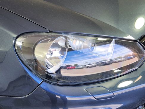 Used 2012 Volkswagen Golf 4-Door FWD image 10
