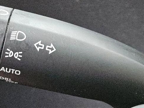 Used 2019 Toyota Corolla SE FWD image 9
