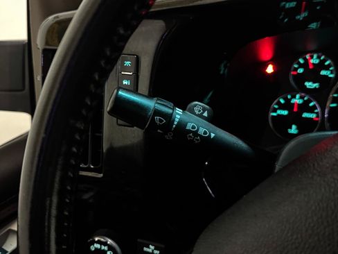 Used 2016 Chevrolet Express 2500 RWD image 21