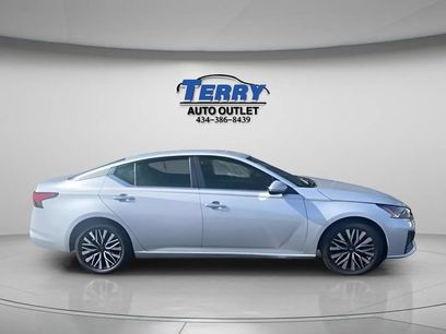 Used 2023 Nissan Altima 2.5 SV