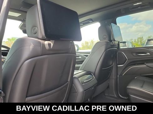 Used 2021 Cadillac Escalade Sport w/ LPO, Illumination Package AWD/4WD image 16