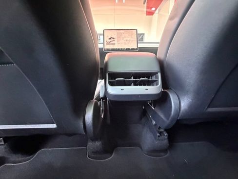 Used 2023 Tesla Model Y Long Range AWD/4WD image 27