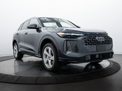 New 2025 Audi Q5 Premium Plus image 2