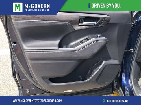 Used 2023 Toyota Highlander Limited AWD/4WD image 11