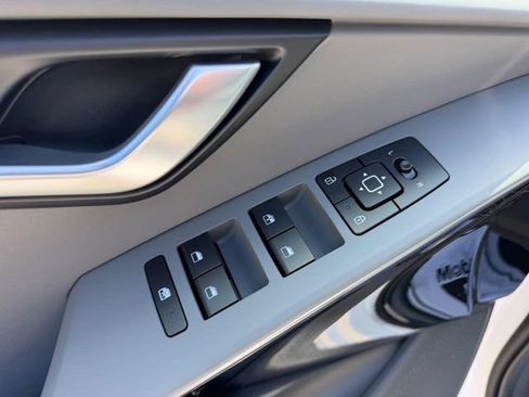 New 2026 Kia Niro EX FWD image 16