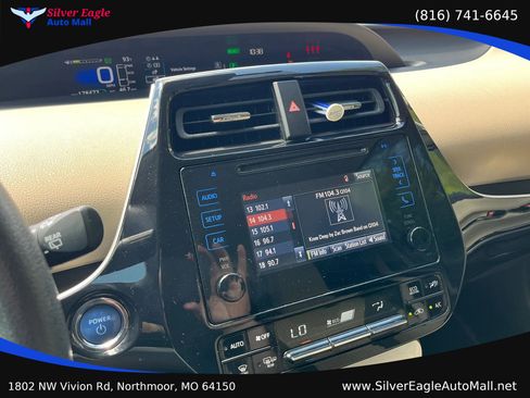 Used 2017 Toyota Prius Two w/ Prius Two Safety Plus Package FWD image 11