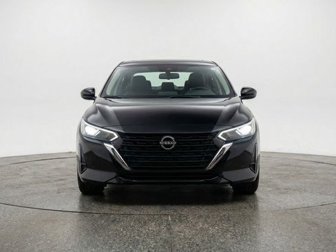 Used 2025 Nissan Sentra SV image 2
