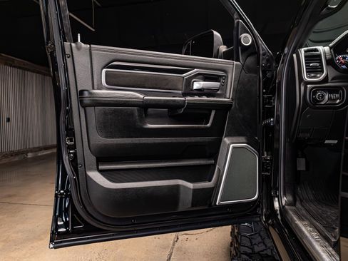 Used 2020 RAM 3500 Laramie image 29