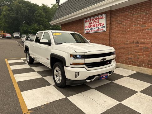 Used 2018 Chevrolet Silverado 1500 LT w/ All Star Edition AWD/4WD image 1