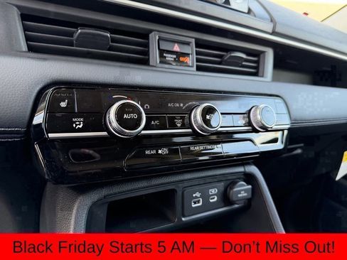 New 2025 Honda Pilot Touring image 35