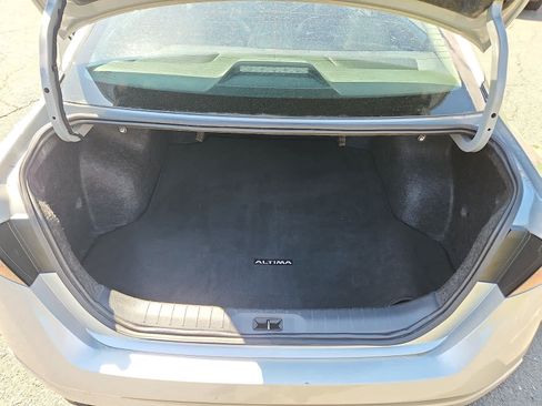 Used 2023 Nissan Altima 2.5 SR FWD image 28