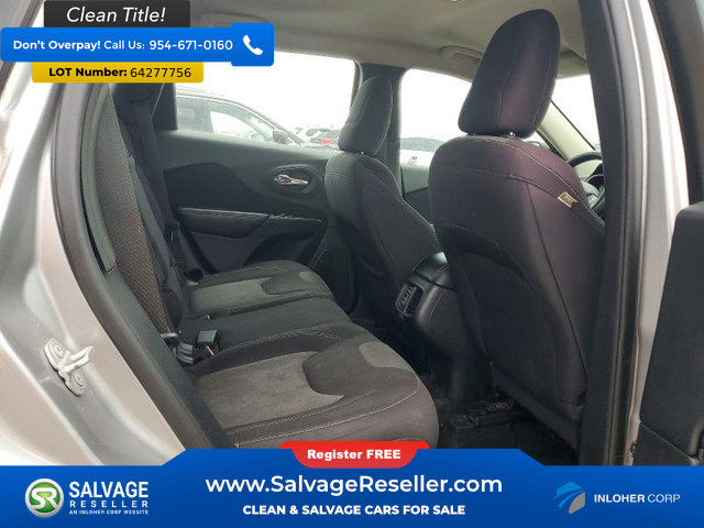 Used 2015 Jeep Cherokee Sport FWD image 13