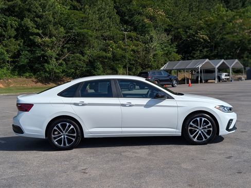 Used 2026 Volkswagen Jetta Sport FWD image 10
